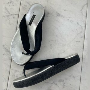 Newbark Chinese-style Women's Black Velvet Flip Flop Sandals with platform